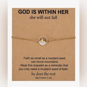 Gold Pendant Bracelet